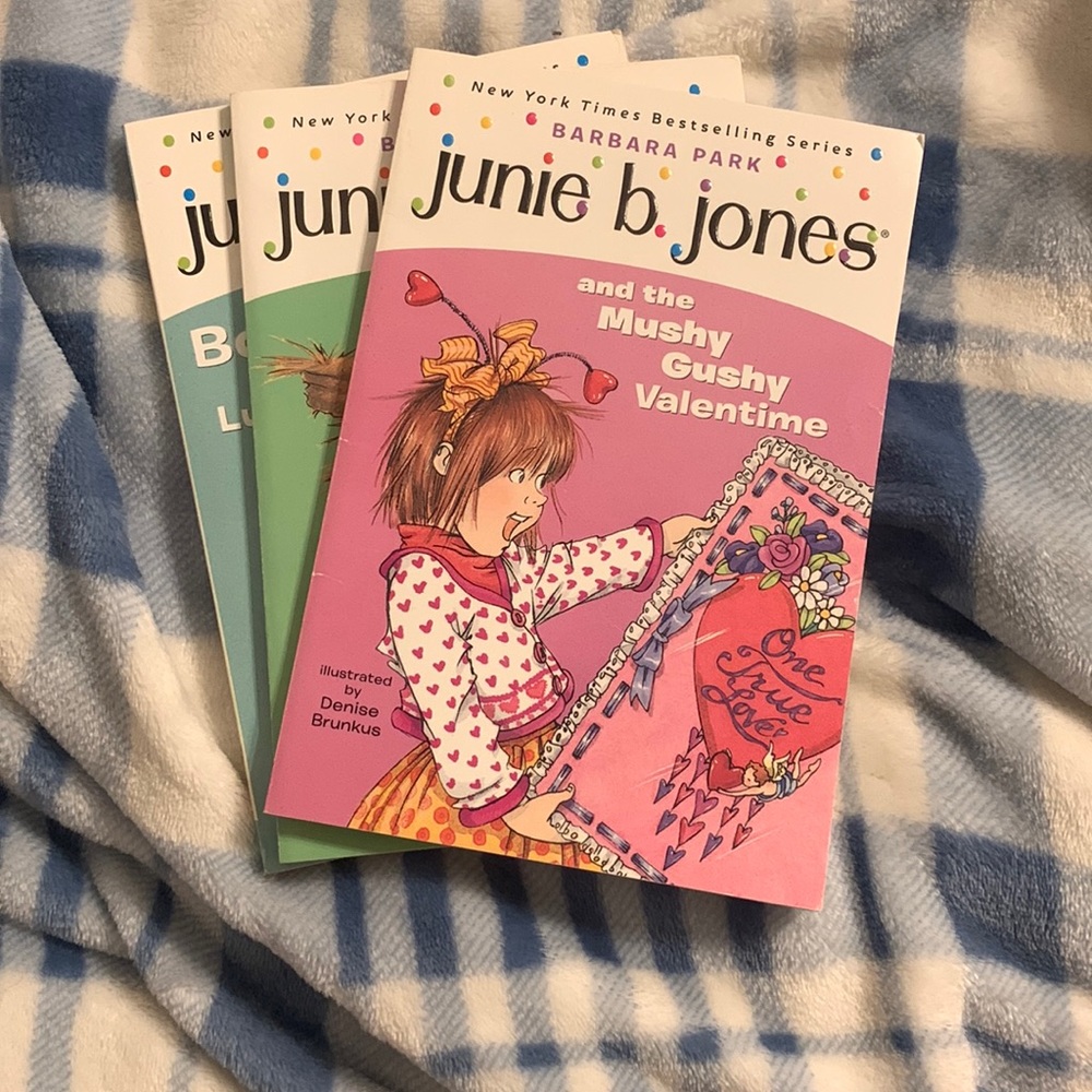 selling my old books!! 📚